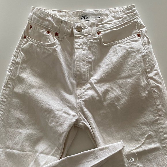 White Denim Straight Leg Jeans - Picture 1 of 3